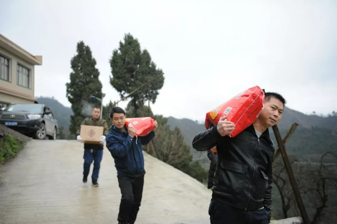 生命不息，爱心不止——贵州草莓APP黄下载集团广泛开展访贫问暖活动